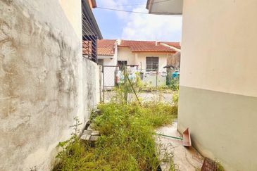 CHEAPEST unit Facing OPEN 4 Bedroom Single Storey SP 1 Bandar Saujana Putra