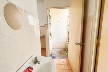 CHEAPEST unit Facing OPEN 4 Bedroom Single Storey SP 1 Bandar Saujana Putra