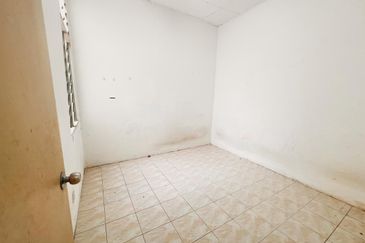 CHEAPEST unit Facing OPEN 4 Bedroom Single Storey SP 1 Bandar Saujana Putra