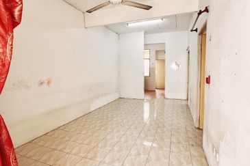 CHEAPEST unit Facing OPEN 4 Bedroom Single Storey SP 1 Bandar Saujana Putra