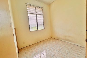 CHEAPEST unit Facing OPEN 4 Bedroom Single Storey SP 1 Bandar Saujana Putra