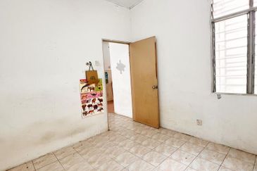 CHEAPEST unit Facing OPEN 4 Bedroom Single Storey SP 1 Bandar Saujana Putra