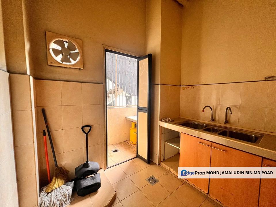 GROUND & CORNER UNIT Pelangi Court Apartment Klang, Selangor, Klang
