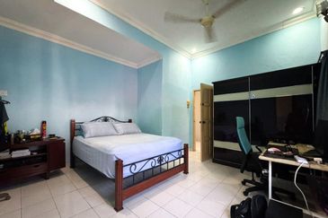 FULLY RENOVATED & EXTENDED  Semi-D Double Storey Taman Puncak Utama, Kajang