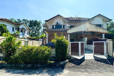 FULLY RENOVATED & EXTENDED  Semi-D Double Storey Taman Puncak Utama, Kajang