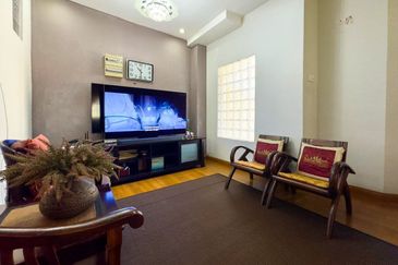 FULLY RENOVATED & EXTENDED  Semi-D Double Storey Taman Puncak Utama, Kajang