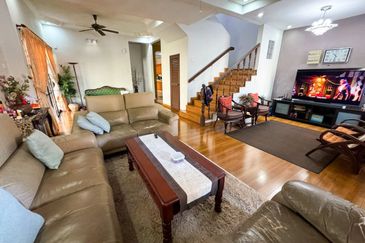 FULLY RENOVATED & EXTENDED  Semi-D Double Storey Taman Puncak Utama, Kajang