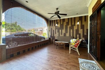 FULLY RENOVATED & EXTENDED  Semi-D Double Storey Taman Puncak Utama, Kajang