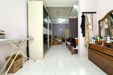 FULLY RENOVATED & EXTENDED  Semi-D Double Storey Taman Puncak Utama, Kajang