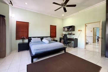 FULLY RENOVATED & EXTENDED  Semi-D Double Storey Taman Puncak Utama, Kajang