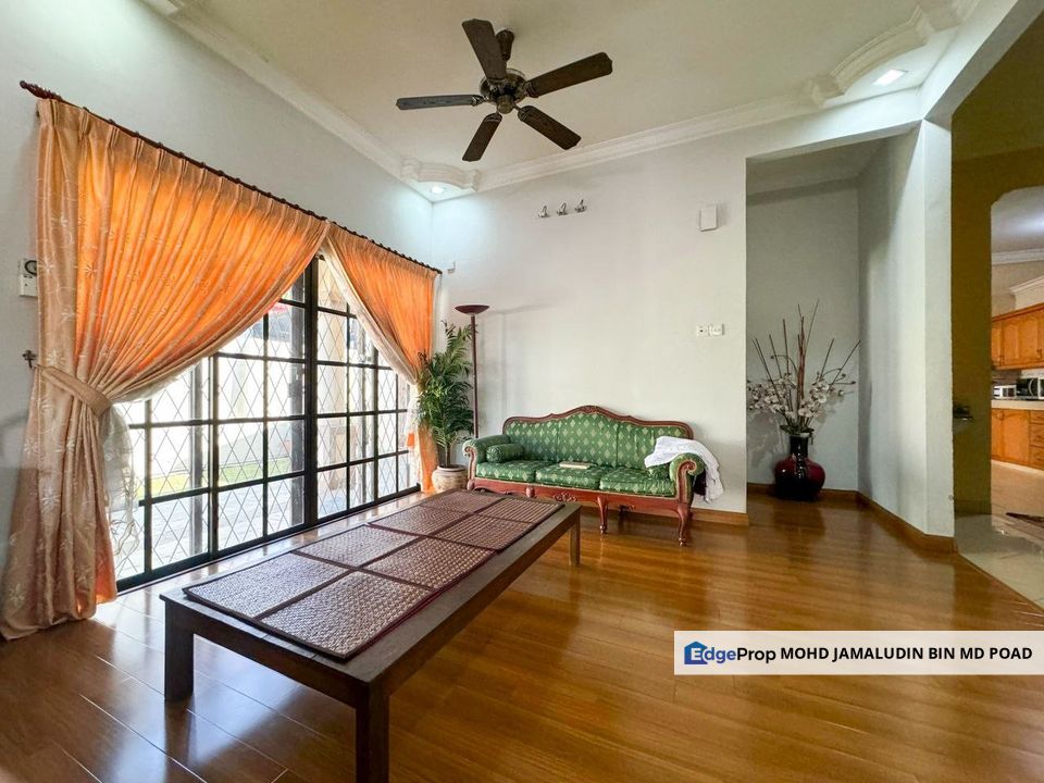 FULLY RENOVATED & EXTENDED  Semi-D Double Storey Taman Puncak Utama, Kajang, Selangor, Kajang