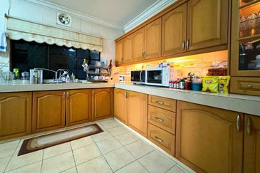 FULLY RENOVATED & EXTENDED  Semi-D Double Storey Taman Puncak Utama, Kajang