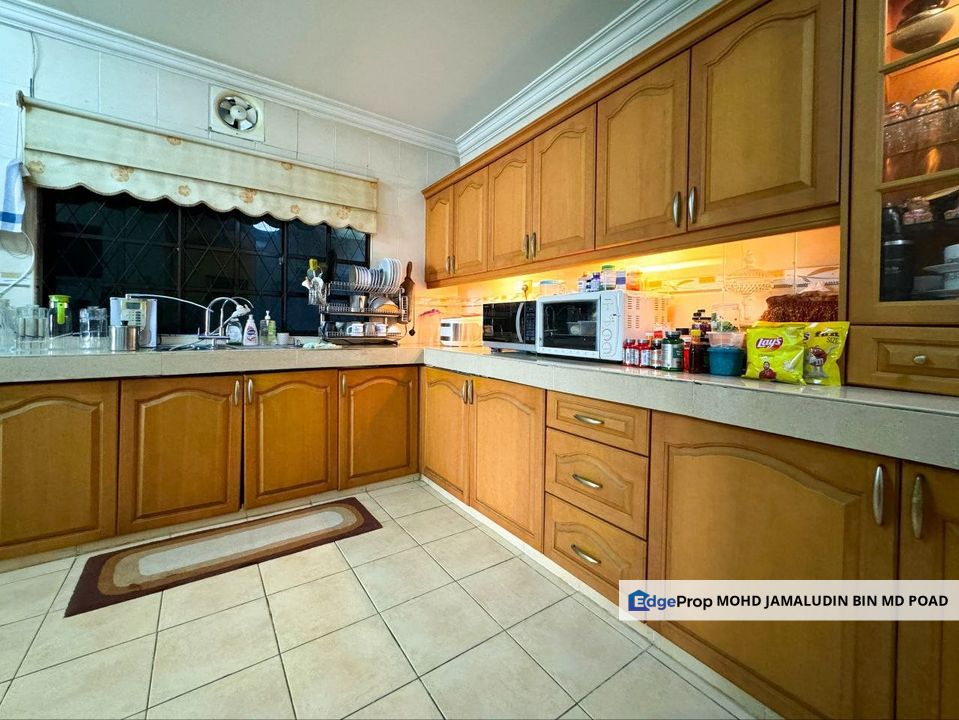 FULLY RENOVATED & EXTENDED  Semi-D Double Storey Taman Puncak Utama, Kajang, Selangor, Kajang