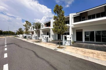 BRAND NEW & FACING OPEN Double Storey Terrace House, Dahlia Tamansari Rawang