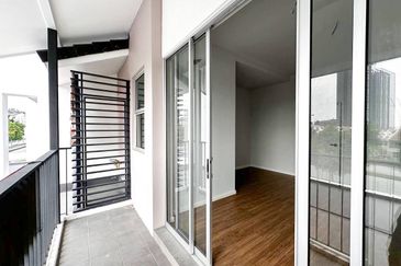 BRAND NEW & FACING OPEN Double Storey Terrace House, Dahlia Tamansari Rawang