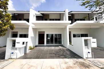BRAND NEW & FACING OPEN Double Storey Terrace House, Dahlia Tamansari Rawang