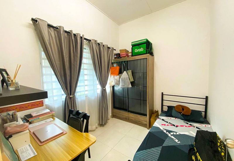 RENOVATED UNIT FOR SALE! Single Storey Budiman Valley, Seksyen U15 Shah Alam