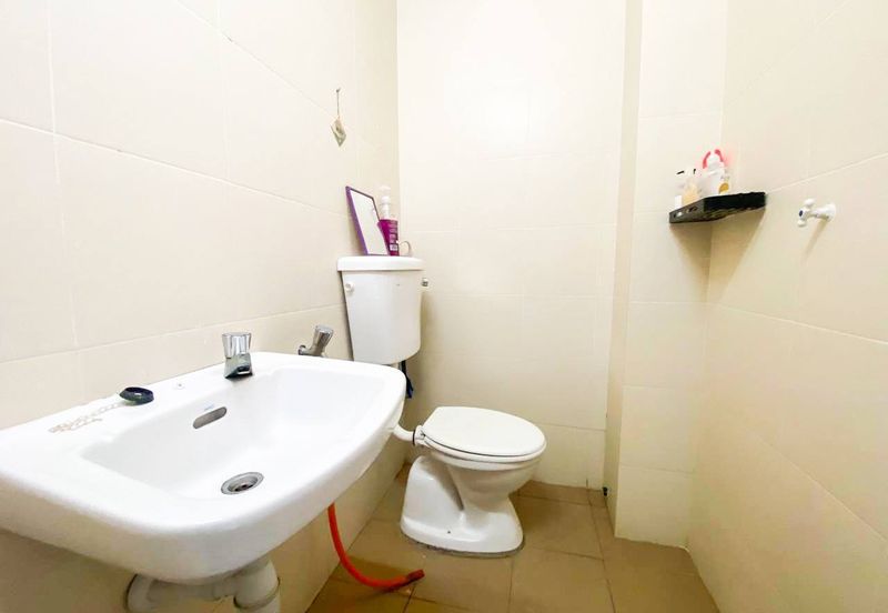 RENOVATED UNIT FOR SALE! Single Storey Budiman Valley, Seksyen U15 Shah Alam