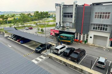 BRAND NEW & 10 MIN KE ELMINA LAKESIDE MALL ❗️ Pangsapuri Harmoni Elmina 1, Elmina West, Shah Alam For Sale!