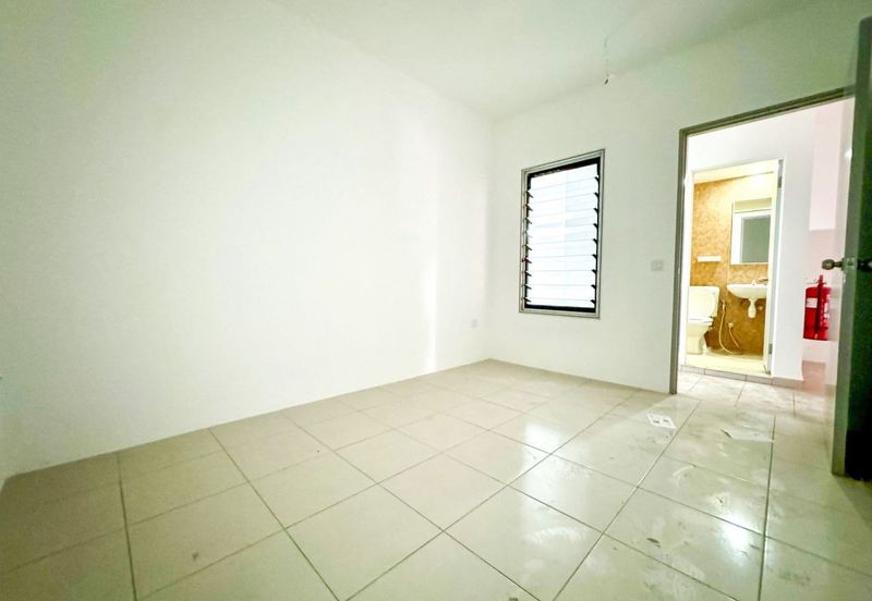 BRAND NEW & 10 MIN KE ELMINA LAKESIDE MALL ❗️ Pangsapuri Harmoni Elmina 1, Elmina West, Shah Alam For Sale!