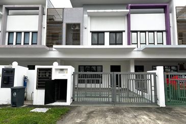 💥💥 RENOVATED UNIT & PARTIAL FURNISHED 💥💥 Double Storey Terrace Setia Permai 2 @ Setia Alam