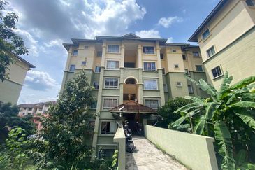 Astana Alam Apartment