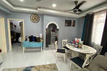 RENOVATED 2 Storey Semi-D Cluster Azzaharah, Puncak Alam