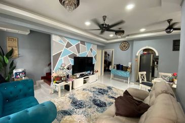 RENOVATED 2 Storey Semi-D Cluster Azzaharah, Puncak Alam