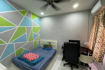 RENOVATED 2 Storey Semi-D Cluster Azzaharah, Puncak Alam