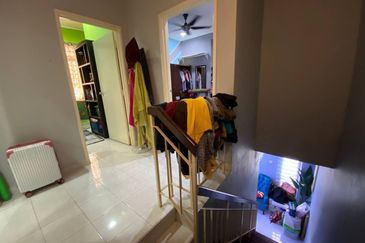 RENOVATED 2 Storey Semi-D Cluster Azzaharah, Puncak Alam