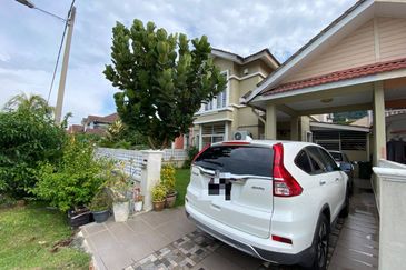 RENOVATED 2 Storey Semi-D Cluster Azzaharah, Puncak Alam