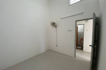SINGLE STOREY Taman Mawar Jingga, Banting, Selangor