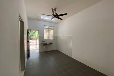 SINGLE STOREY Taman Mawar Jingga, Banting, Selangor