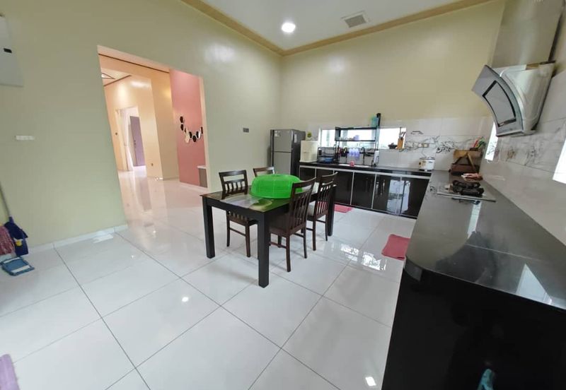 RUMAH BANGLO MEWAH DAN TANAH HAMPIR 1 RELUNG DI KURONG BATANG UNTUK DIJUAL 