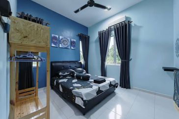 RUMAH BANGLO MEWAH DAN TANAH HAMPIR 1 RELUNG DI KURONG BATANG UNTUK DIJUAL 