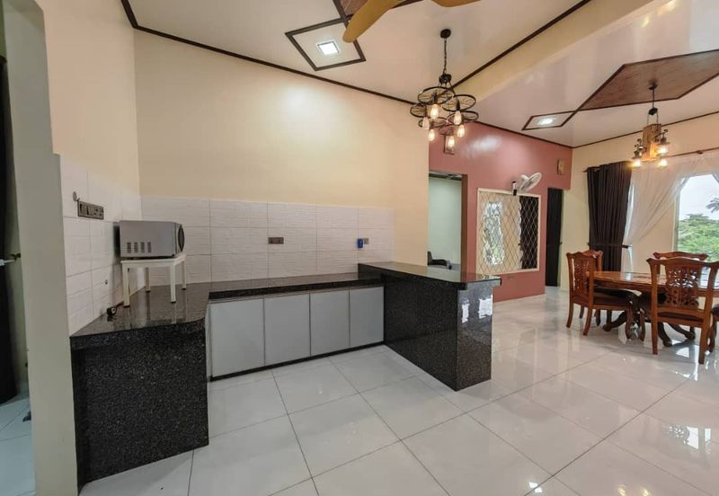 RUMAH BANGLO MEWAH DAN TANAH HAMPIR 1 RELUNG DI KURONG BATANG UNTUK DIJUAL 