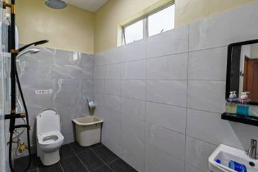 RUMAH BANGLO MEWAH DAN TANAH HAMPIR 1 RELUNG DI KURONG BATANG UNTUK DIJUAL 