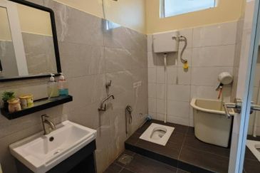 RUMAH BANGLO MEWAH DAN TANAH HAMPIR 1 RELUNG DI KURONG BATANG UNTUK DIJUAL 