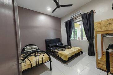 RUMAH BANGLO MEWAH DAN TANAH HAMPIR 1 RELUNG DI KURONG BATANG UNTUK DIJUAL 