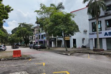 Bukit Jelutong