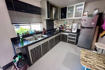 RUMAH FULLY RENO CANTIK DI TAMAN TEJA, CHANGLUN UNTUK DIJUAL