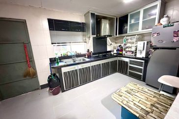 RUMAH FULLY RENO CANTIK DI TAMAN TEJA, CHANGLUN UNTUK DIJUAL