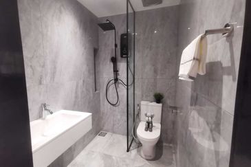 R Suites Chancery Residences