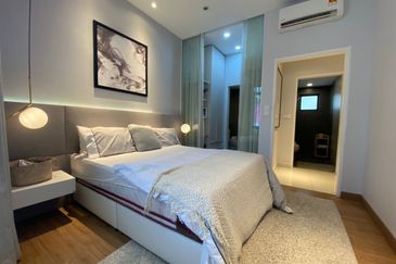 Triple Storey New Landed House For Sale, 0% Down Payment, Cash Back, Melawati Kemensah