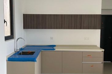 Henna Residence @ The Quartz