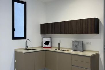 Henna Residence @ The Quartz