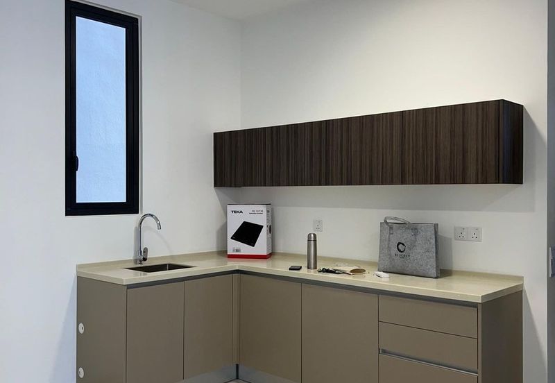 Henna Residence @ The Quartz