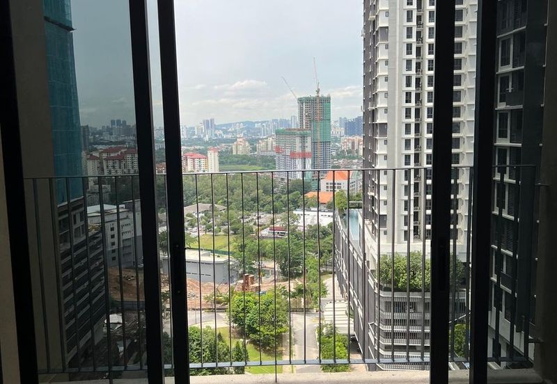 Henna Residence @ The Quartz