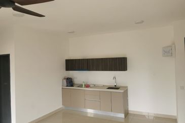 Henna Residence @ The Quartz