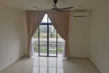 Henna Residence @ The Quartz